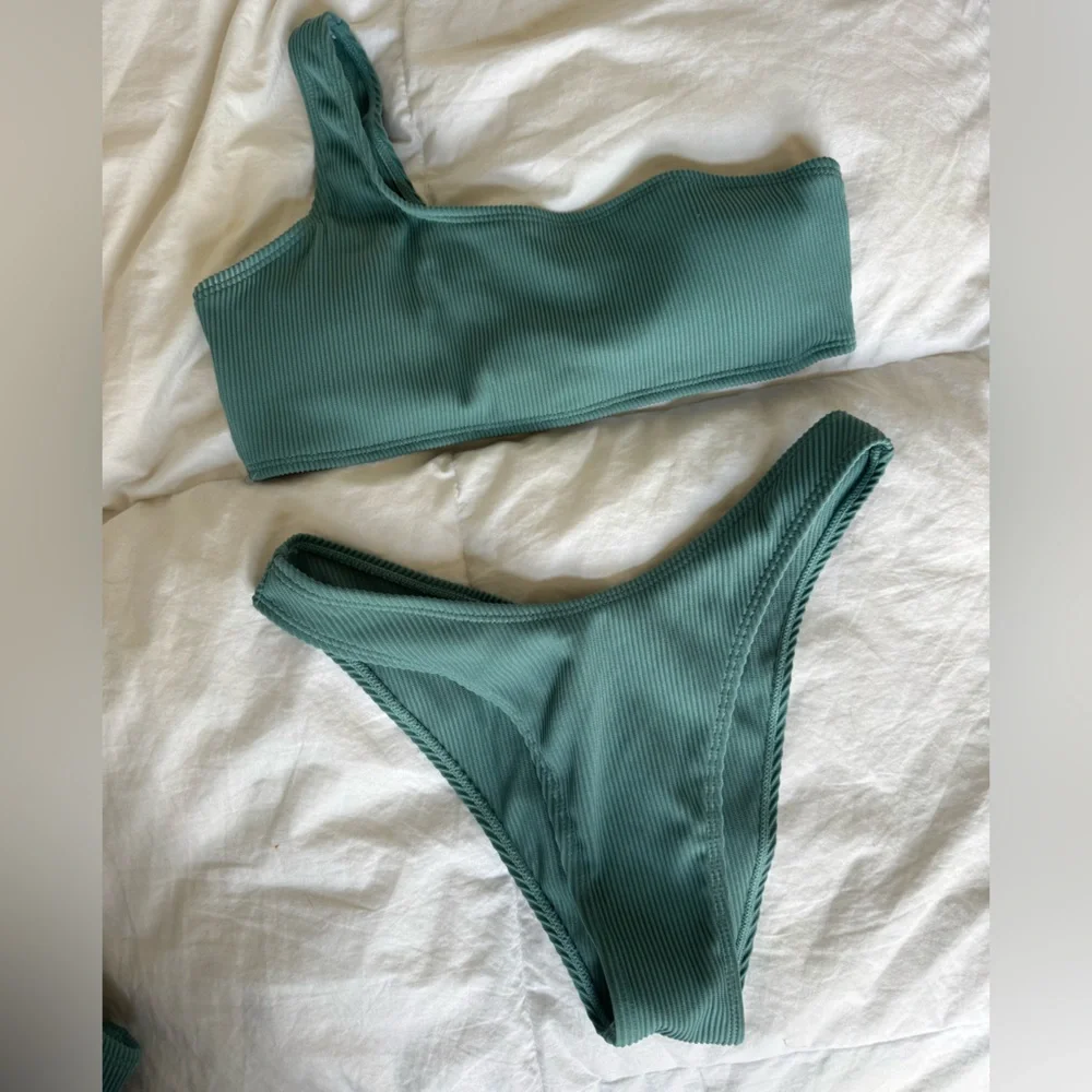 Green Ribbed Bikini Set - Picture 1 of 2